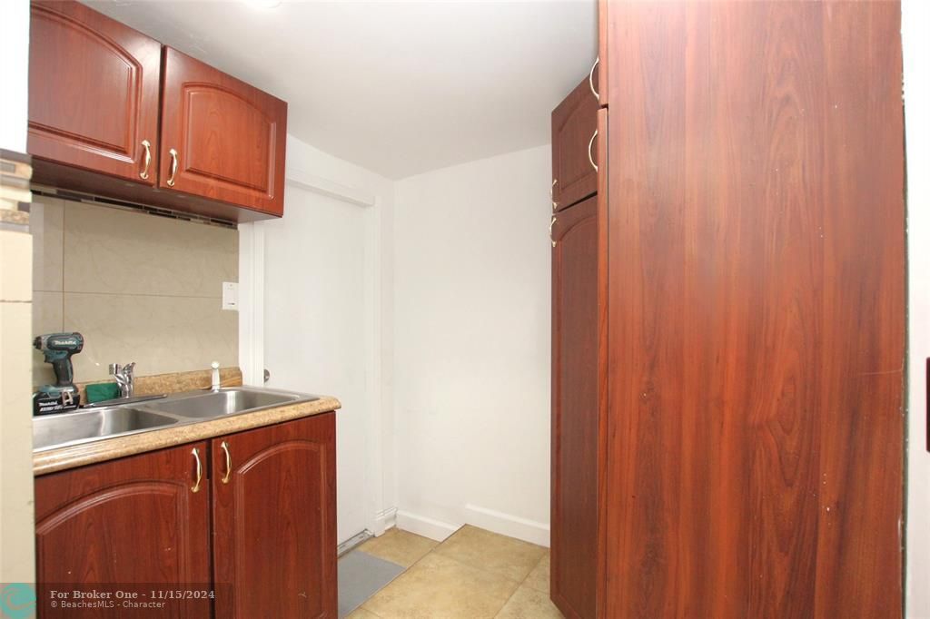 Active With Contract: $2,500 (3 beds, 2 baths, 1332 Square Feet)