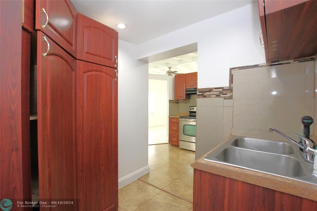 Active With Contract: $2,500 (3 beds, 2 baths, 1332 Square Feet)