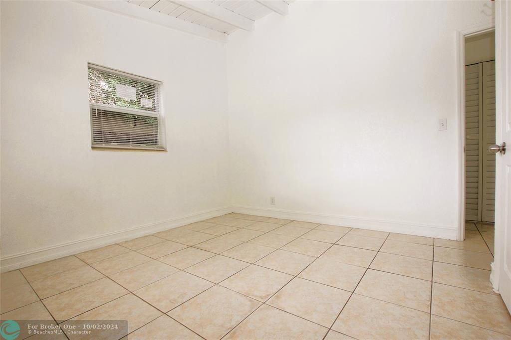 Active With Contract: $2,500 (3 beds, 2 baths, 1332 Square Feet)