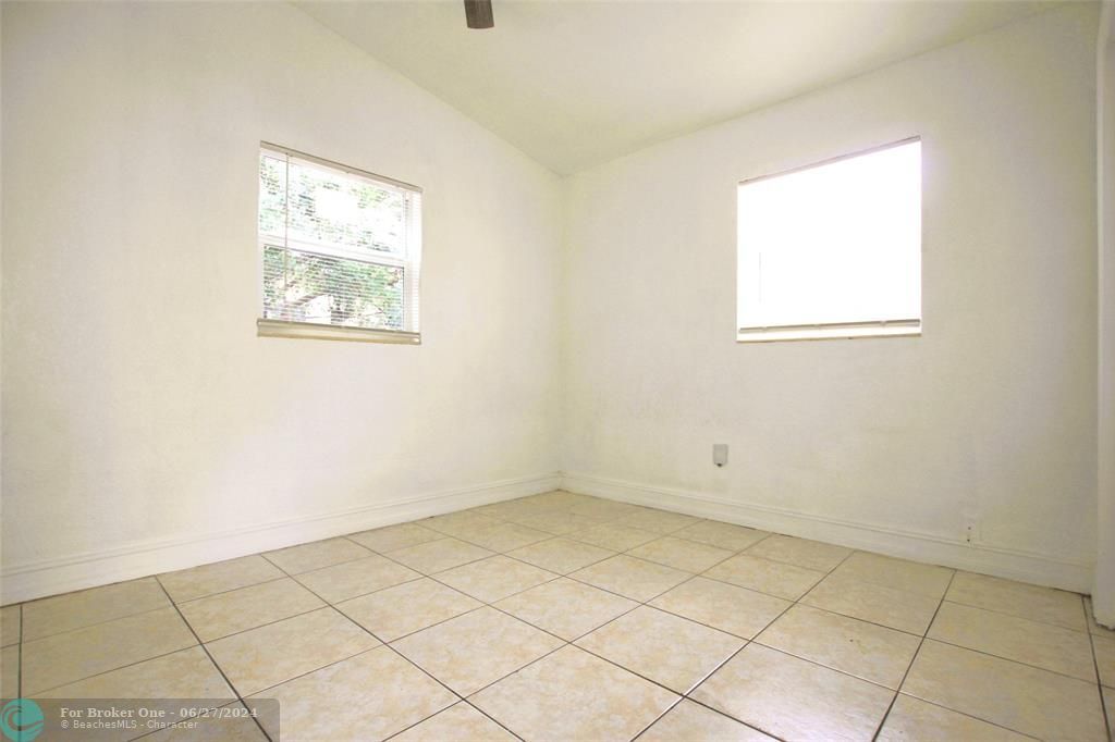 Active With Contract: $2,500 (3 beds, 2 baths, 1332 Square Feet)