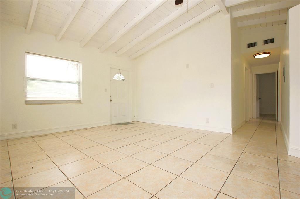 Active With Contract: $2,500 (3 beds, 2 baths, 1332 Square Feet)