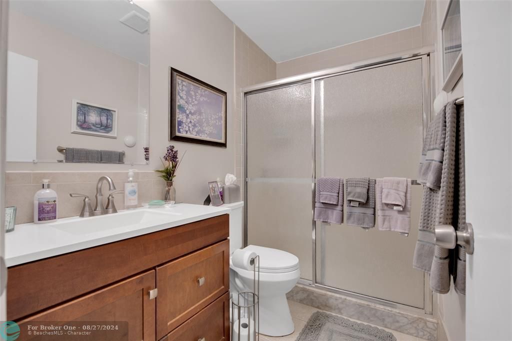 Active With Contract: $248,000 (2 beds, 2 baths, 1328 Square Feet)