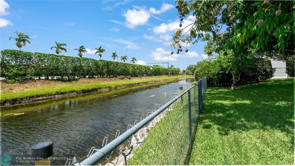 For Sale: $680,000 (4 beds, 2 baths, 1924 Square Feet)