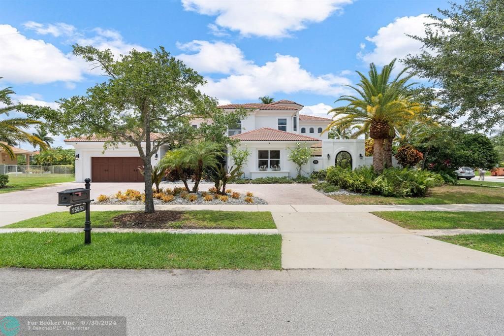 For Sale: $2,395,000 (6 beds, 6 baths, 6065 Square Feet)