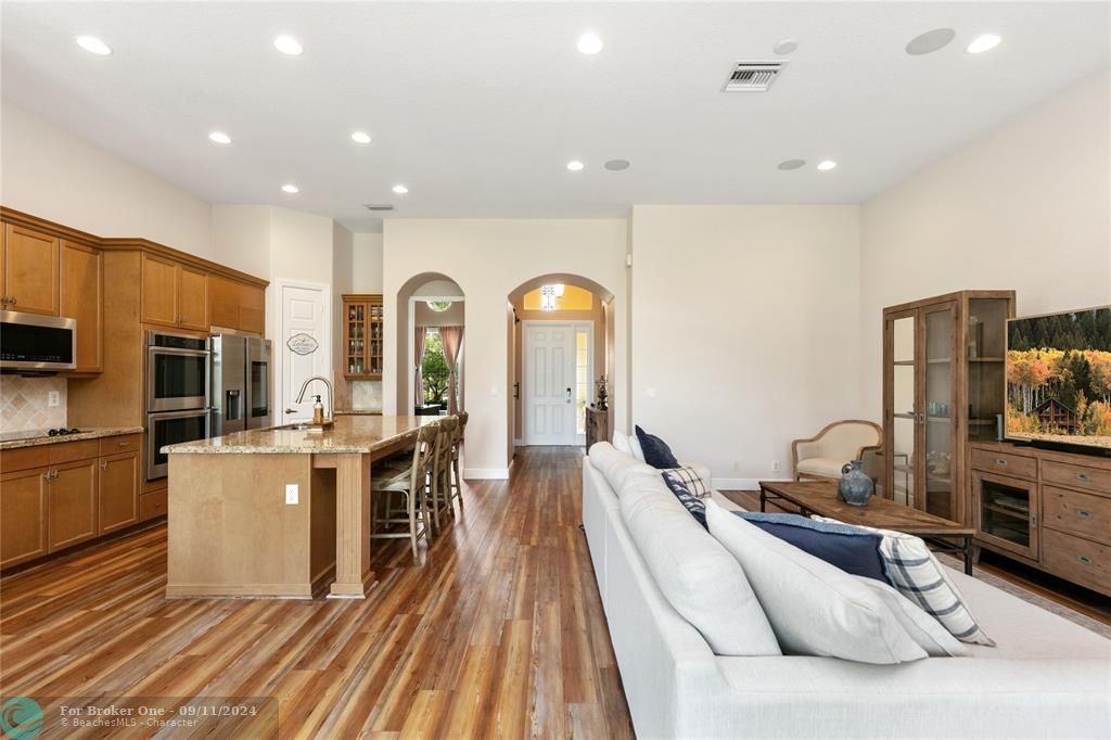 Active With Contract: $775,000 (3 beds, 2 baths, 1943 Square Feet)