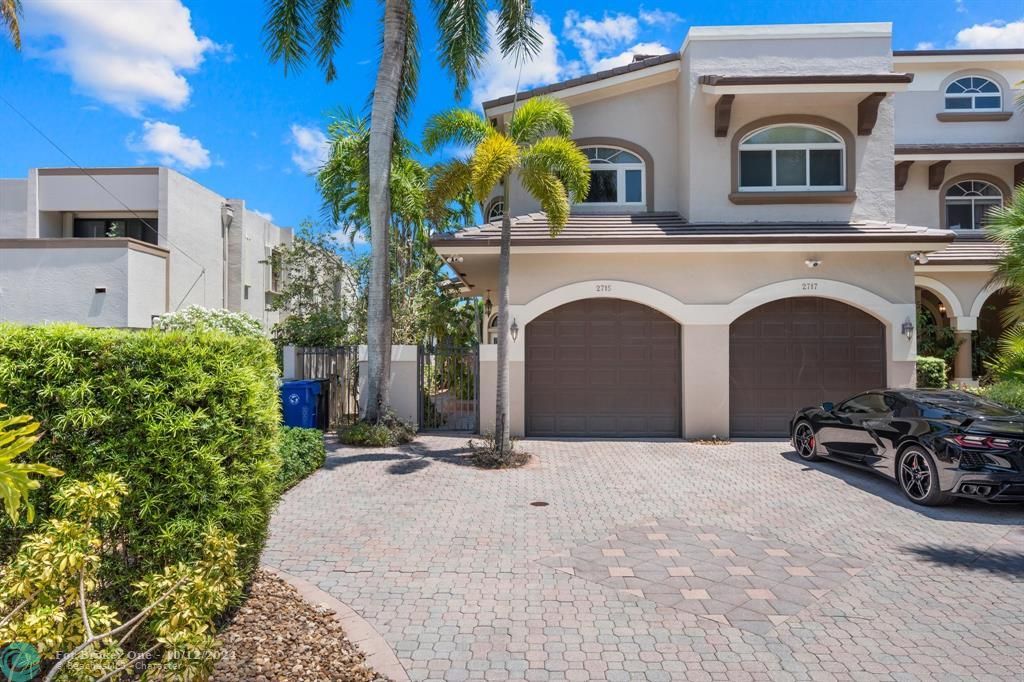 For Sale: $1,450,000 (3 beds, 2 baths, 2496 Square Feet)