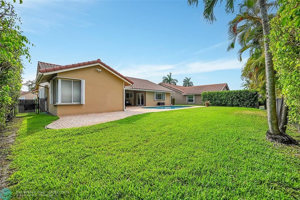 Recently Sold: $784,900 (4 beds, 2 baths, 2208 Square Feet)