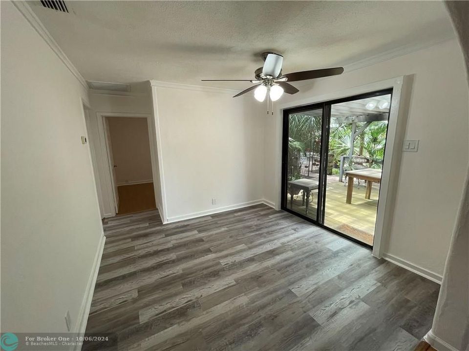 For Rent: $3,500 (2 beds, 2 baths, 1012 Square Feet)