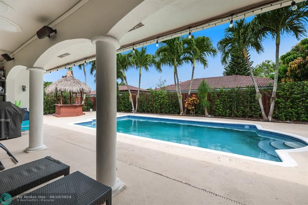 Recently Sold: $765,000 (3 beds, 2 baths, 1794 Square Feet)