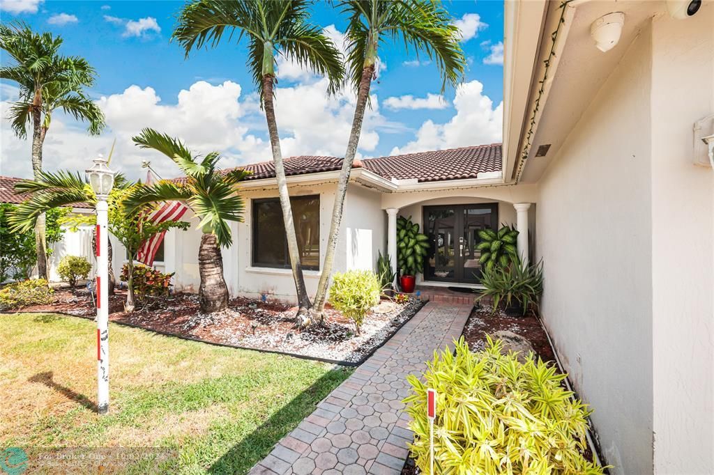 Recently Sold: $765,000 (3 beds, 2 baths, 1794 Square Feet)