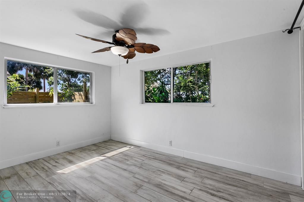 For Sale: $545,000 (2 beds, 1 baths, 1065 Square Feet)