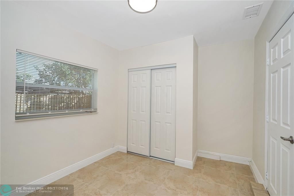 Active With Contract: $3,000 (3 beds, 2 baths, 955 Square Feet)