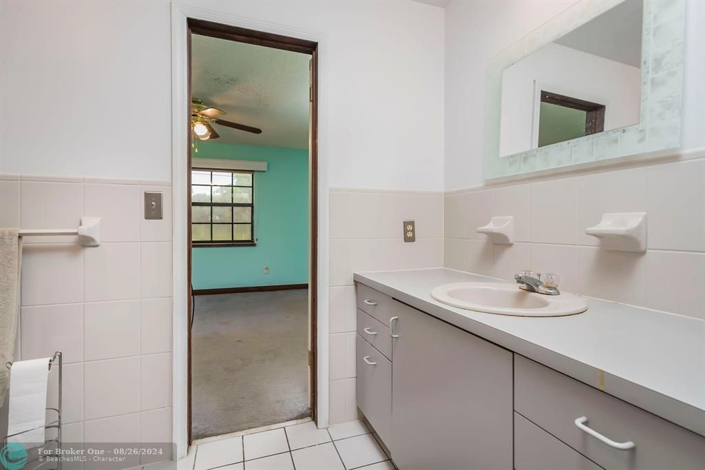 Active With Contract: $899,900 (3 beds, 2 baths, 2224 Square Feet)