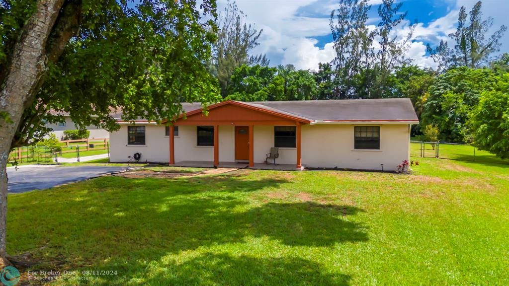 Active With Contract: $899,900 (3 beds, 2 baths, 2224 Square Feet)