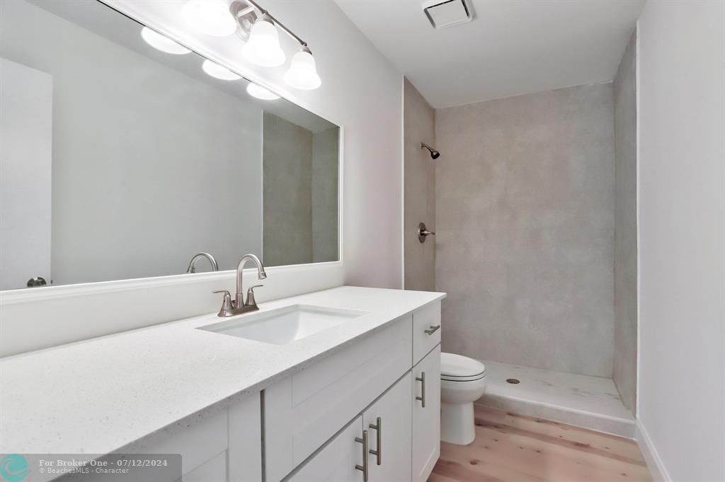 Active With Contract: $2,200 (2 beds, 2 baths, 1007 Square Feet)