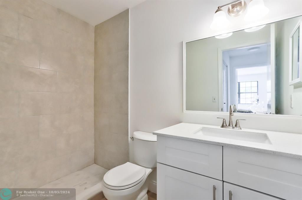 Active With Contract: $2,200 (2 beds, 2 baths, 1007 Square Feet)