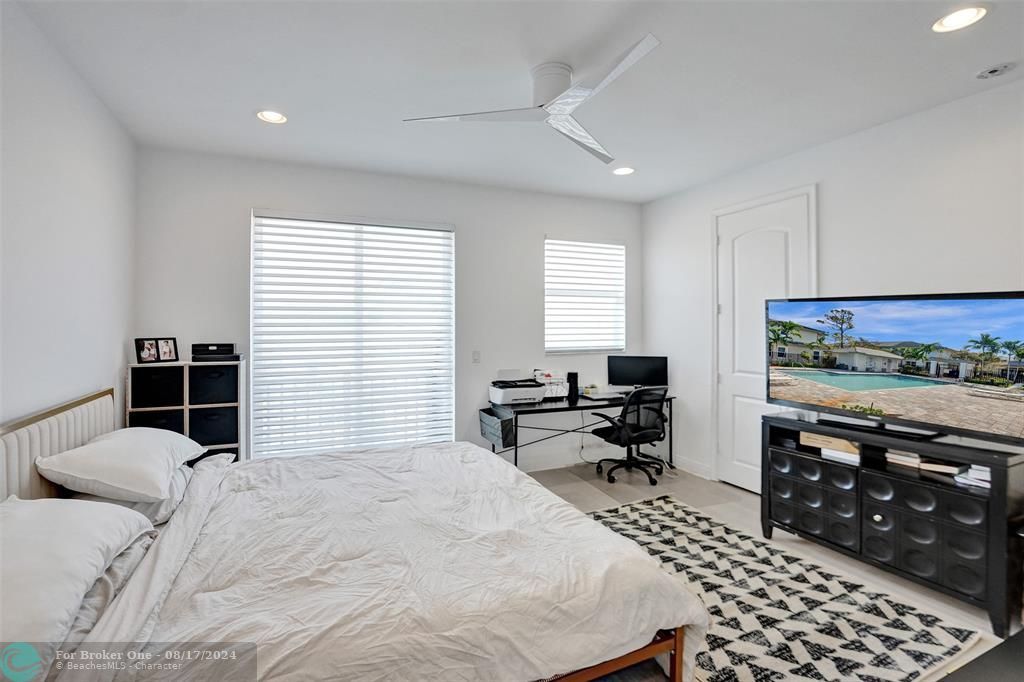 For Sale: $487,500 (3 beds, 2 baths, 1316 Square Feet)