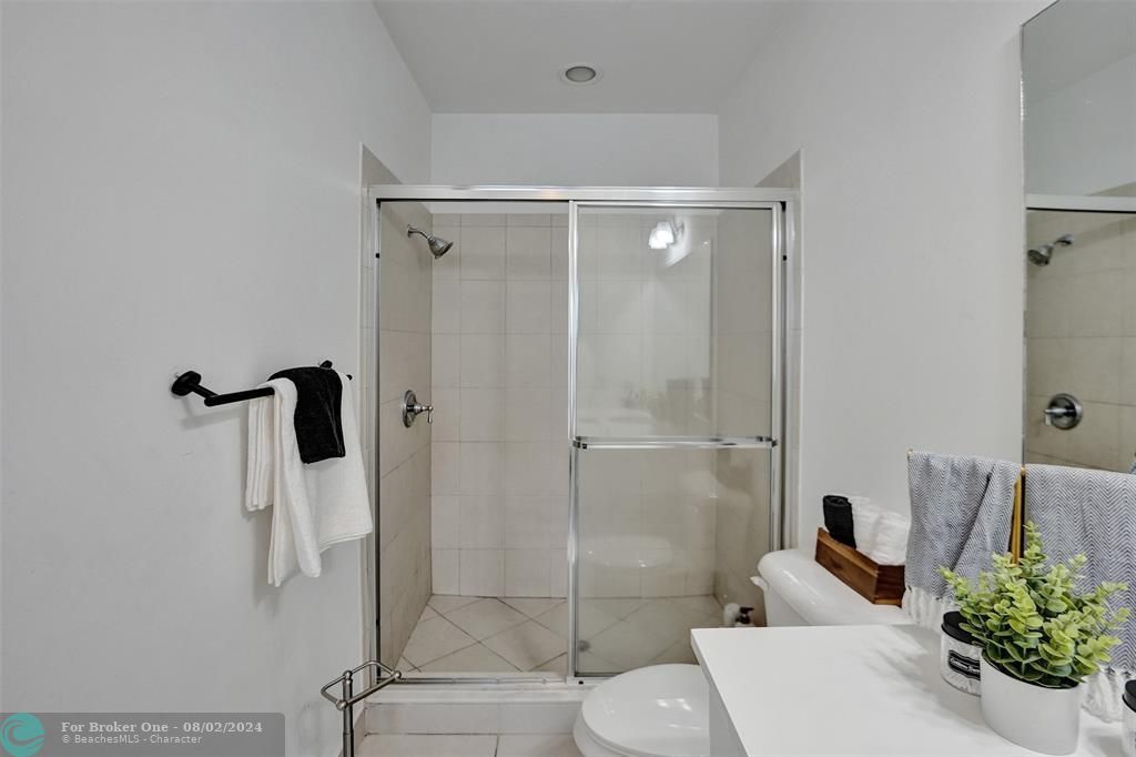 For Sale: $445,000 (3 beds, 2 baths, 1316 Square Feet)