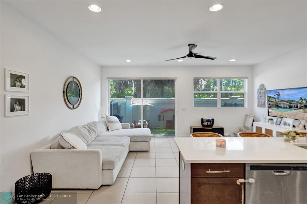 For Sale: $487,500 (3 beds, 2 baths, 1316 Square Feet)