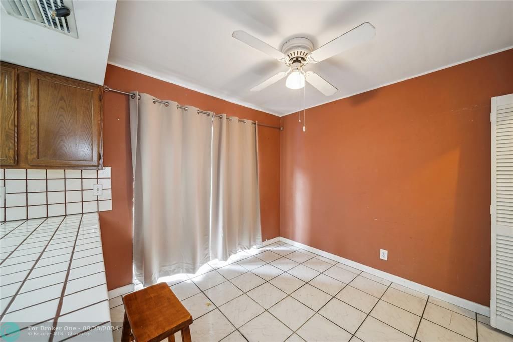 Active With Contract: $180,000 (2 beds, 1 baths, 1108 Square Feet)