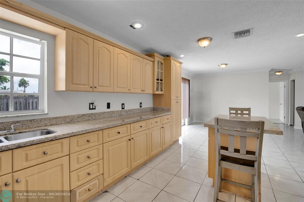 Active With Contract: $438,900 (3 beds, 2 baths, 1125 Square Feet)