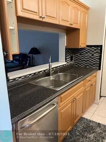 For Sale: $242,000 (2 beds, 2 baths, 1193 Square Feet)