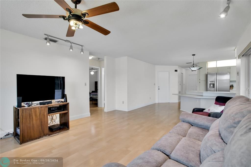 Recently Sold: $710,000 (3 beds, 2 baths, 1807 Square Feet)