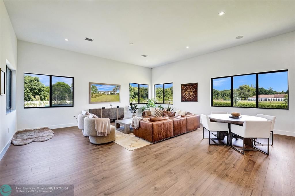 For Sale: $2,999,000 (5 beds, 4 baths, 4345 Square Feet)