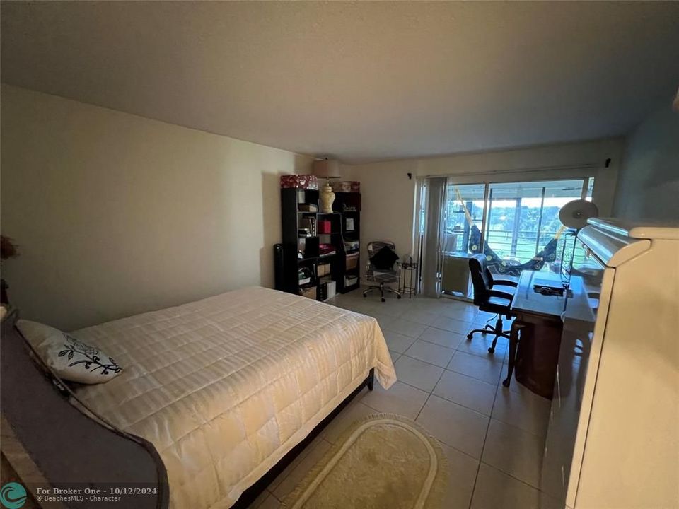 For Sale: $317,800 (2 beds, 2 baths, 1550 Square Feet)