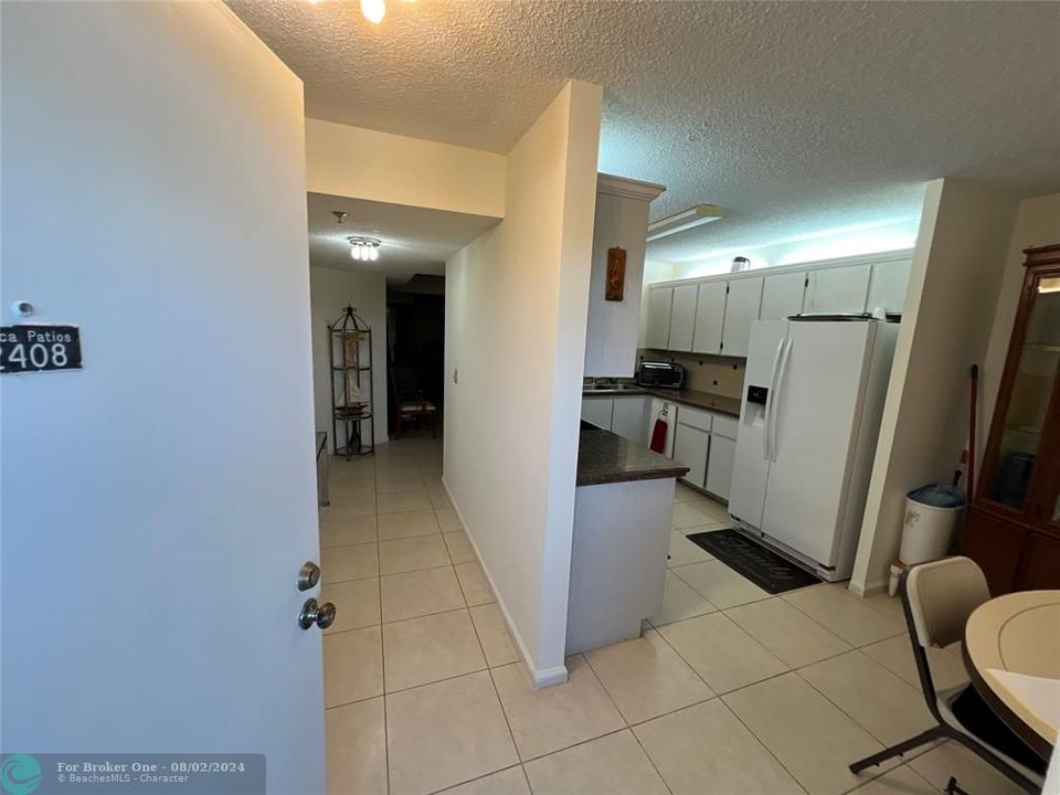 For Sale: $317,800 (2 beds, 2 baths, 1550 Square Feet)