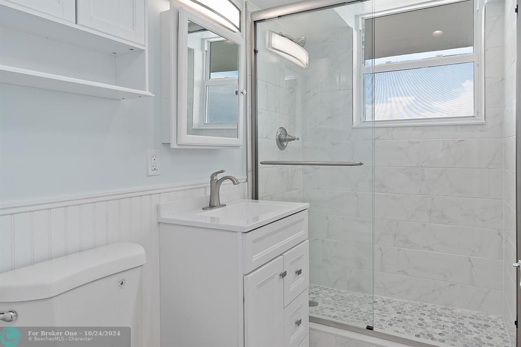 For Sale: $354,900 (1 beds, 1 baths, 805 Square Feet)