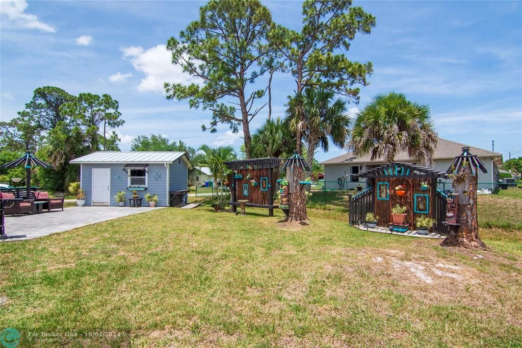 Recently Sold: $330,000 (3 beds, 2 baths, 1216 Square Feet)