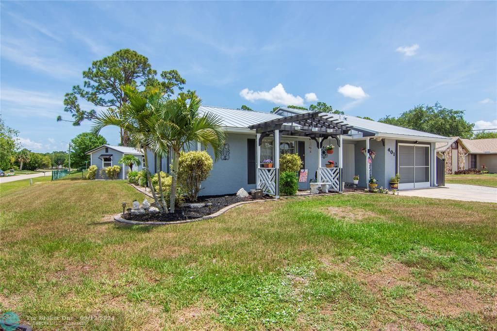 Recently Sold: $330,000 (3 beds, 2 baths, 1216 Square Feet)