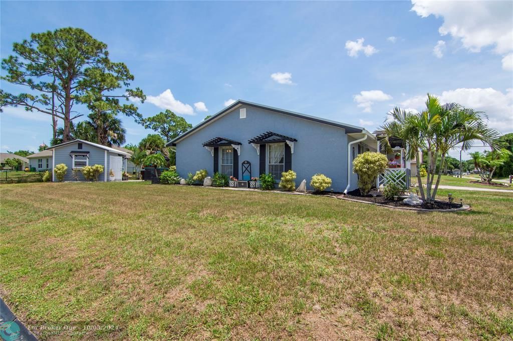 Recently Sold: $330,000 (3 beds, 2 baths, 1216 Square Feet)