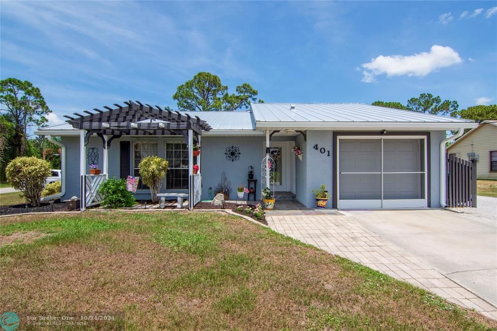 Recently Sold: $330,000 (3 beds, 2 baths, 1216 Square Feet)