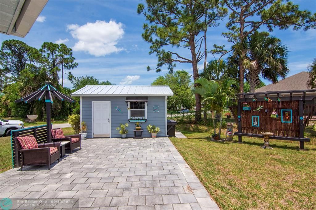 Recently Sold: $330,000 (3 beds, 2 baths, 1216 Square Feet)