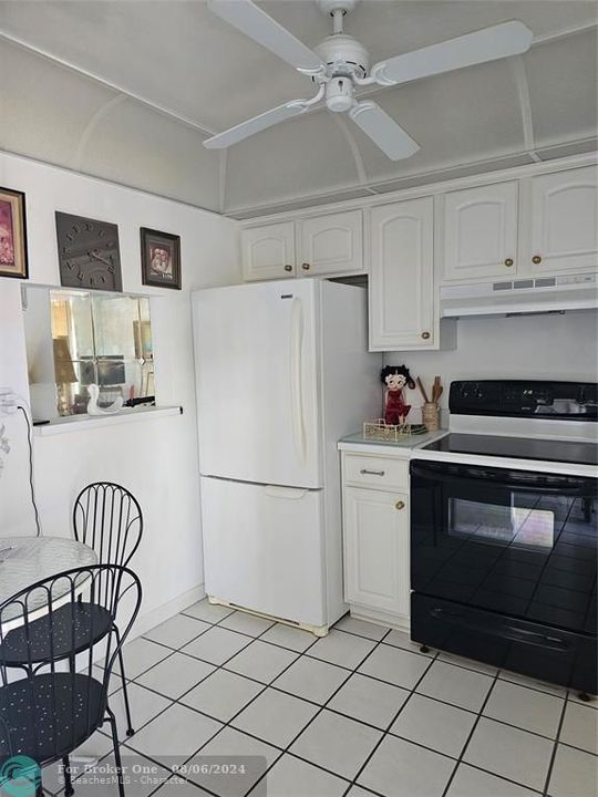 For Sale: $114,900 (1 beds, 1 baths, 750 Square Feet)