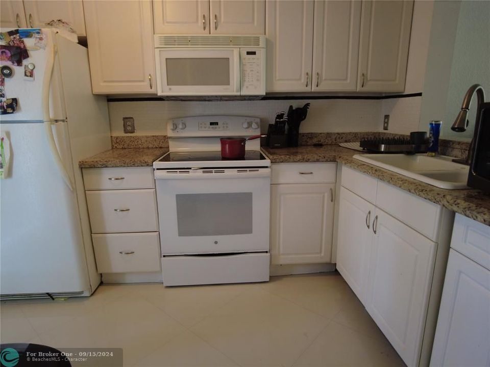 For Sale: $390,000 (2 beds, 2 baths, 1236 Square Feet)