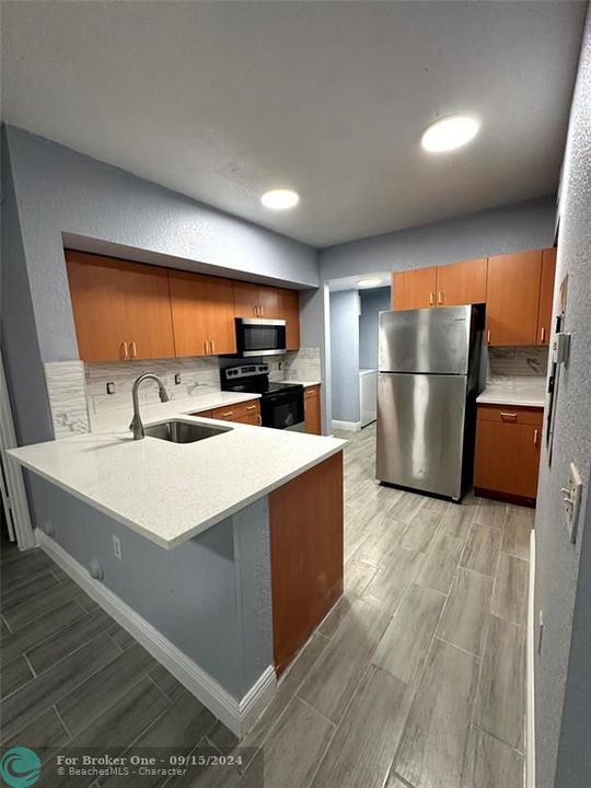 Active With Contract: $2,300 (2 beds, 2 baths, 1088 Square Feet)