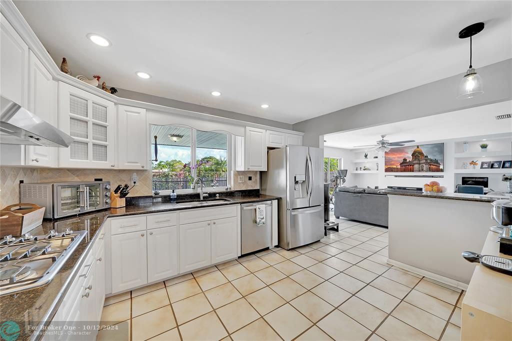 For Sale: $739,900 (3 beds, 2 baths, 2200 Square Feet)