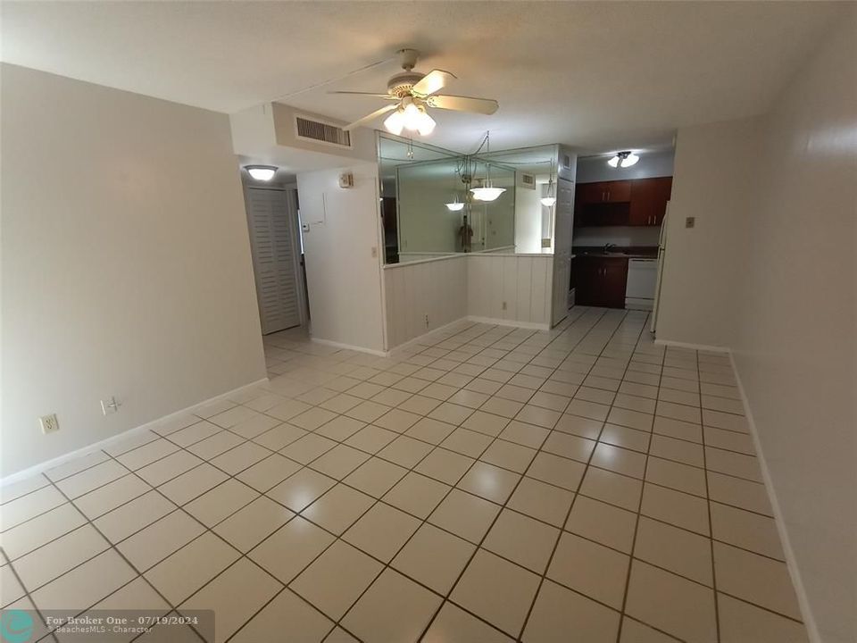 For Rent: $1,850 (2 beds, 2 baths, 800 Square Feet)