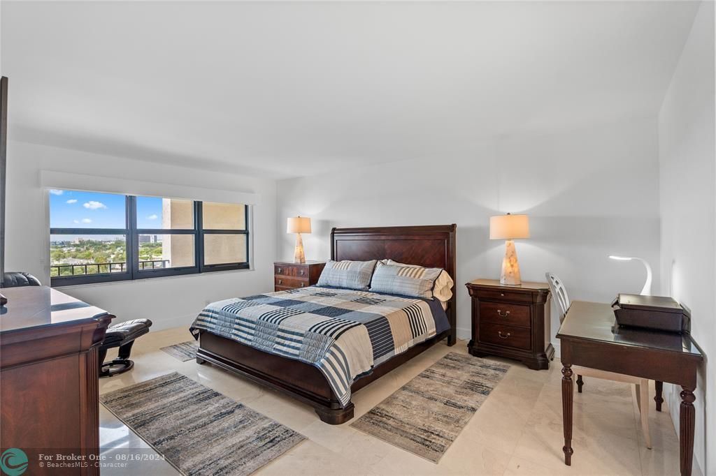 Active With Contract: $5,900 (2 beds, 2 baths, 1800 Square Feet)