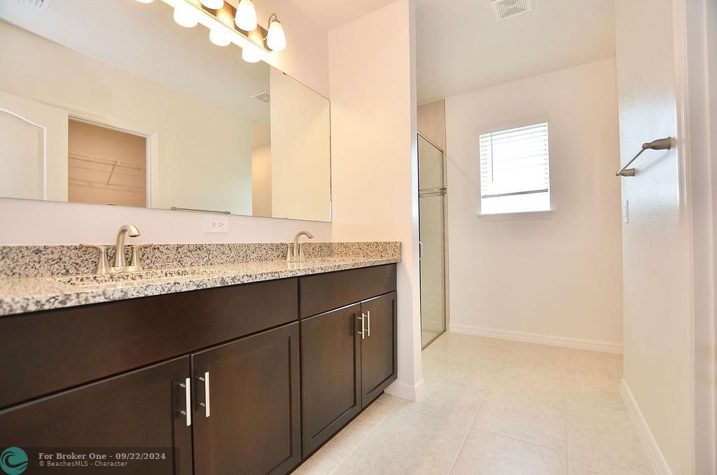 Active With Contract: $2,800 (4 beds, 2 baths, 1867 Square Feet)