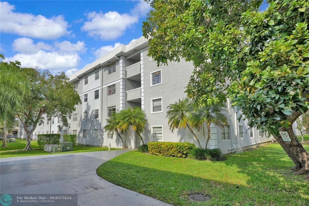 Recently Sold: $198,000 (1 beds, 1 baths, 664 Square Feet)