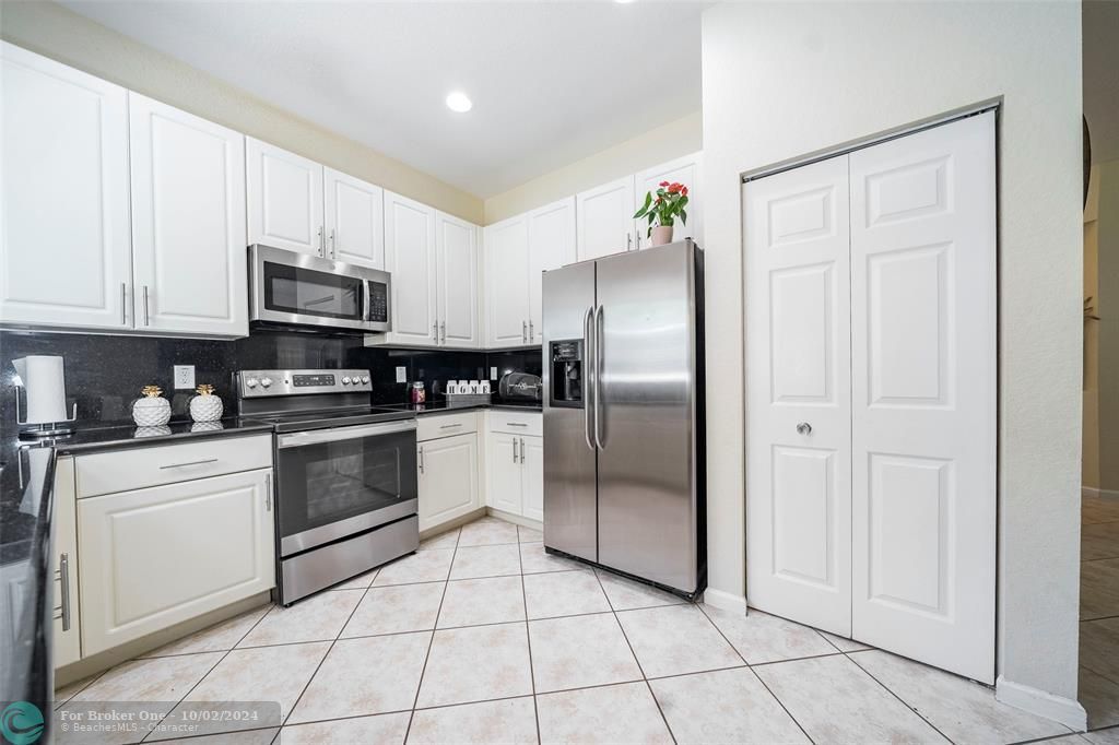 Active With Contract: $4,000 (4 beds, 3 baths, 2102 Square Feet)