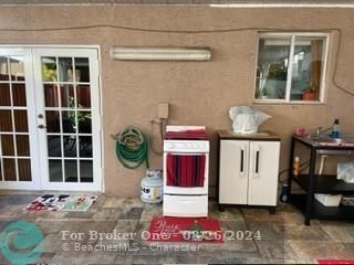 For Rent: $2,600 (3 beds, 2 baths, 1384 Square Feet)