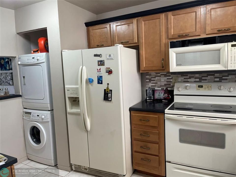 Recently Sold: $115,000 (1 beds, 1 baths, 810 Square Feet)