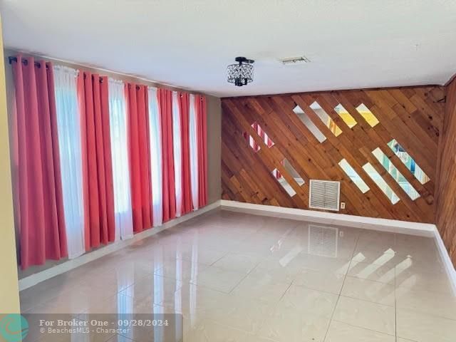 Vendido Recientemente: $439,999 (3 camas, 2 baños, 1478 Pies cuadrados)