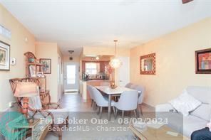 For Sale: $269,000 (2 beds, 2 baths, 888 Square Feet)