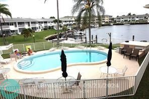 For Sale: $269,000 (2 beds, 2 baths, 888 Square Feet)